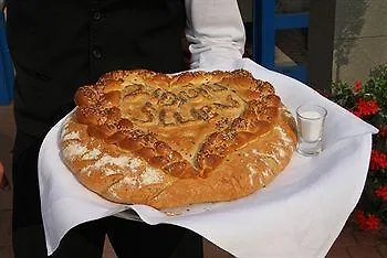 호텔 Daglezja Nad Jeziorem Kornickim 2*