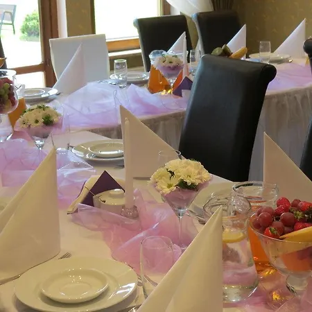 Daglezja Nad Jeziorem Kornickim Hotel 2*