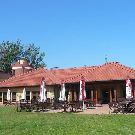 Daglezja Nad Jeziorem Kornickim 2*