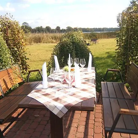 Daglezja Nad Jeziorem Kornickim Hotel