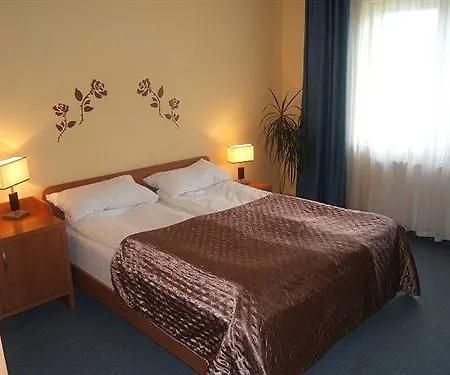 Daglezja Nad Jeziorem Kornickim 2*