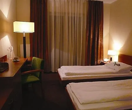 Daglezja Nad Jeziorem Kornickim Hotel 2*