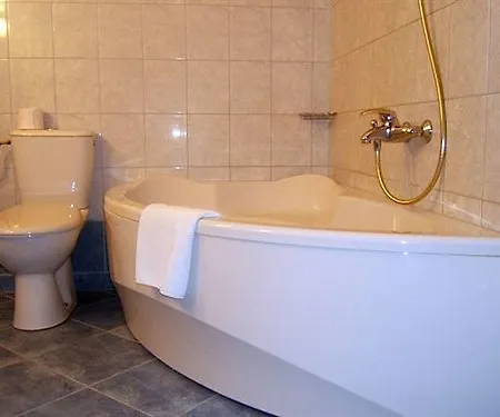 Daglezja Nad Jeziorem Kornickim Hotel Kórnik
