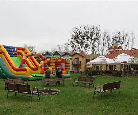 Daglezja Nad Jeziorem Kornickim 2* Kórnik