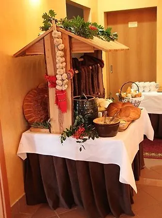 Daglezja Nad Jeziorem Kornickim 2* Kornik