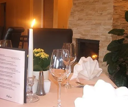 Daglezja Nad Jeziorem Kornickim Hotel Kórnik