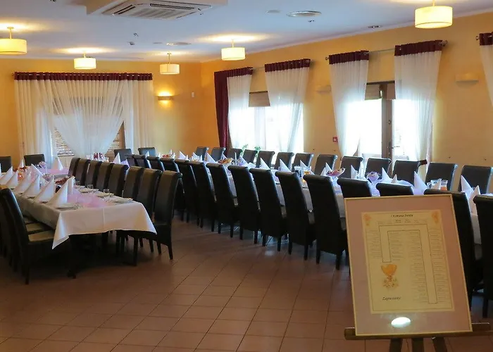 Daglezja Nad Jeziorem Kornickim Hotel