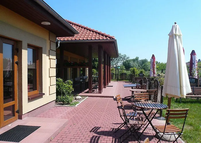 Daglezja Nad Jeziorem Kornickim Hotel 2*