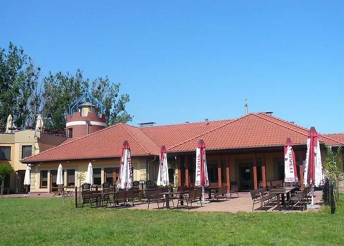 Daglezja Nad Jeziorem Kornickim 2*