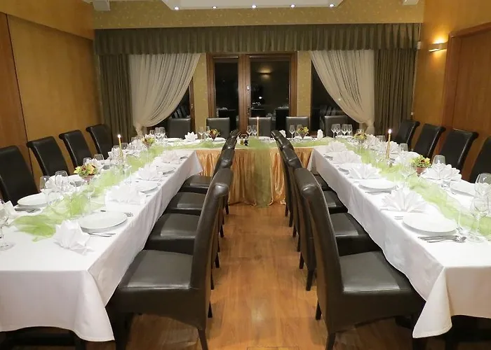 Daglezja Nad Jeziorem Kornickim Hotel 2*