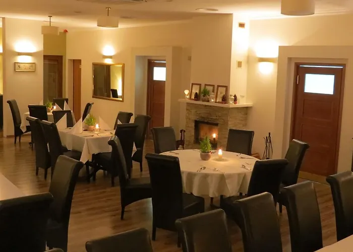 Daglezja Nad Jeziorem Kornickim Hotel 2*