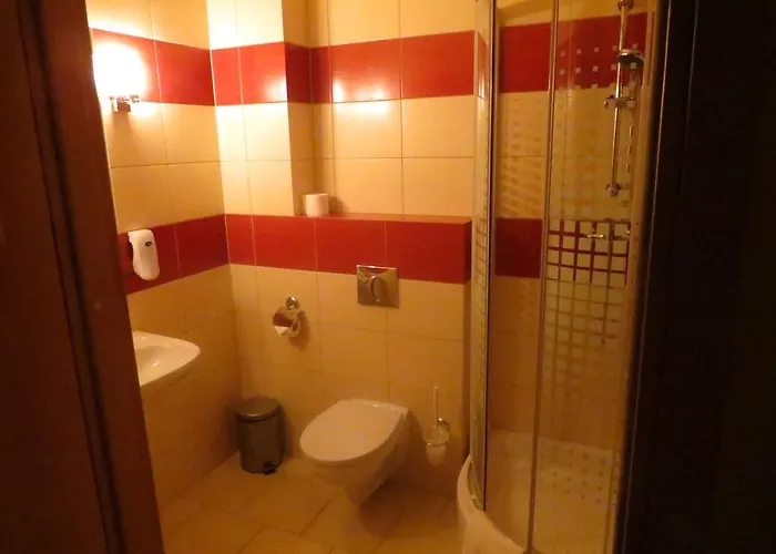 Daglezja Nad Jeziorem Kornickim Hotel 2*