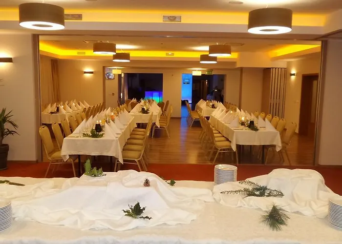 Daglezja Nad Jeziorem Kornickim 2* Kornik