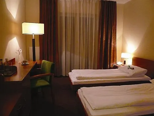 Daglezja Nad Jeziorem Kornickim Hotel 2*