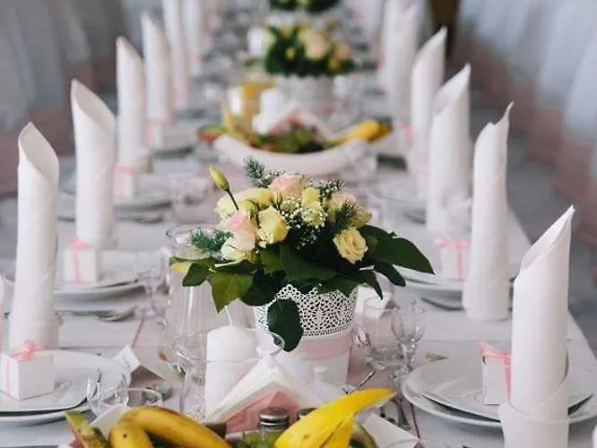 Daglezja Nad Jeziorem Kornickim Hotel 2*