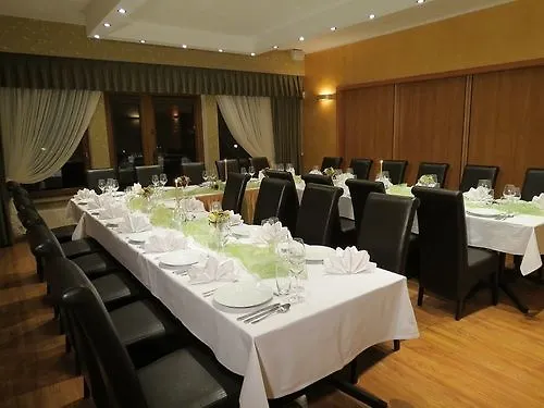 Daglezja Nad Jeziorem Kornickim 2* Kornik