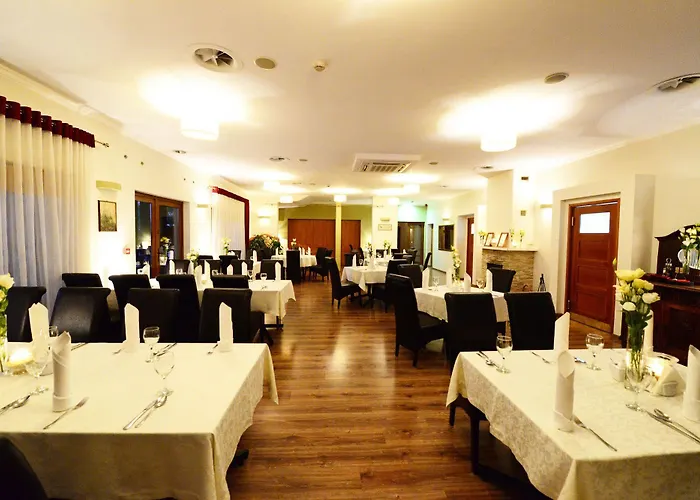 Daglezja Nad Jeziorem Kornickim Hotel