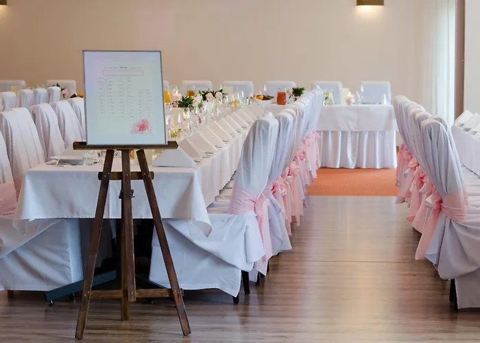 Hotel Daglezja Nad Jeziorem Kornickim 2*