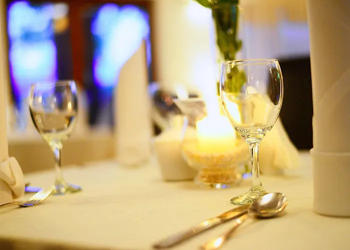 Daglezja Nad Jeziorem Kornickim Hotel 2*