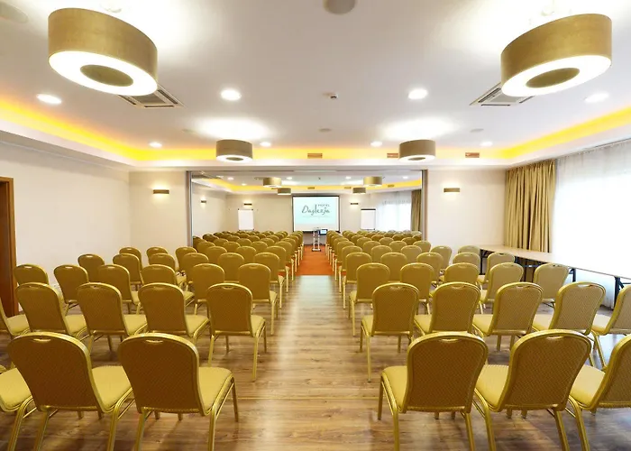 Daglezja Nad Jeziorem Kornickim Hotel