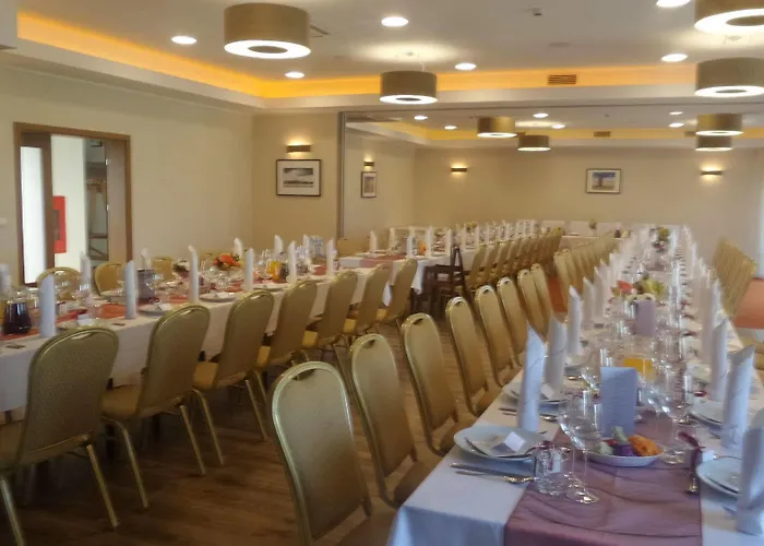 Daglezja Nad Jeziorem Kornickim Hotel Kornik