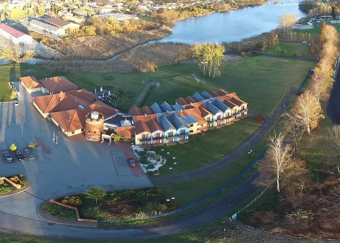 Hotel Daglezja Nad Jeziorem Kornickim Kornik