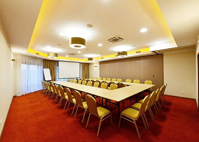 Daglezja Nad Jeziorem Kornickim Hotel 2*